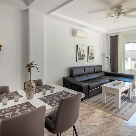 Cozy In With Kitchenette Torrevieja
